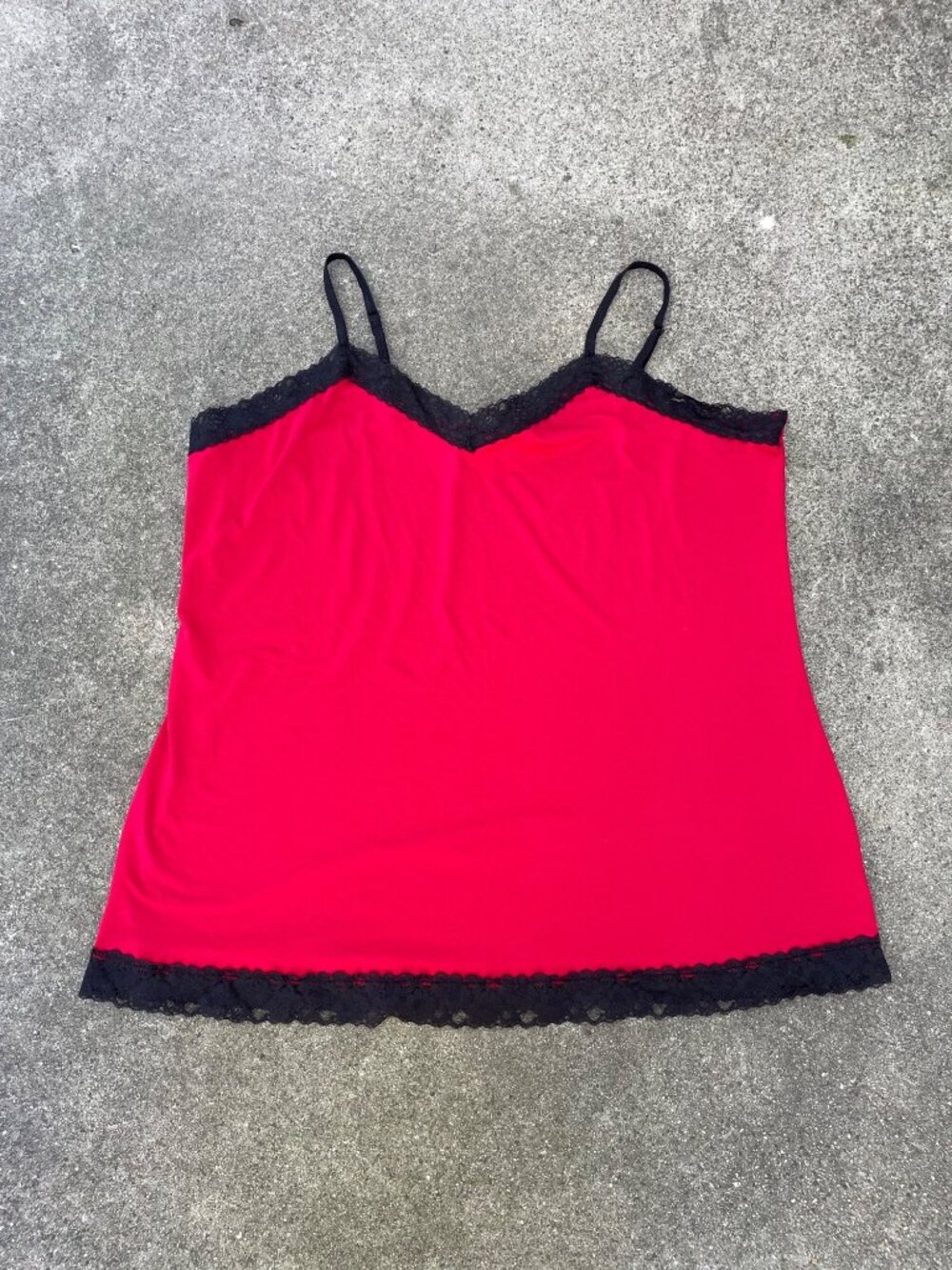Vintage Y2K Cami Red Black Lace Trim Stretch 2X XXL Goth Indie Sleaze Witchy Alt